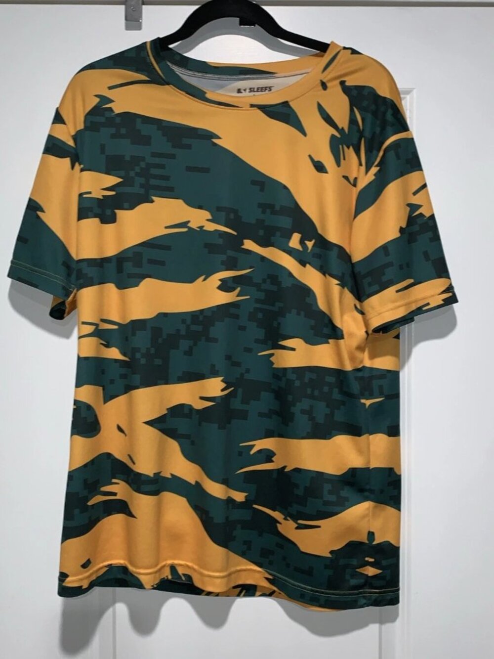Sleefs Animal Athletic/gym Shirt Men’s Size Large Green And Yellow, working out